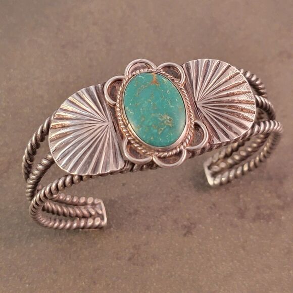 Vintage Southwestern Sterling Silver Twisted Wire Green Turquoise Cuff Bracelet - Picture 4 of 9